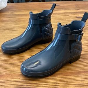HUNTER Refined Gloss Quilted Chelsea Short Rain Boots